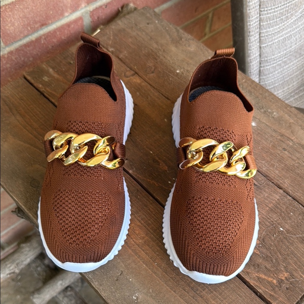 Temu Brown Knit Sneakers with Gold Chain Accent, size 7.5, like new condition